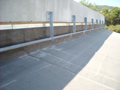 Formação de pendentes em coberturas planas: importância técnica e soluções com EPDM