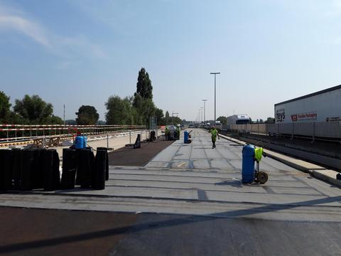 Viaduto de Gentbrugge; instalação com Mini-Mammouth