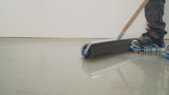 Cansado de Pavimentos Irregulares? O Segredo para a Secagem Ultra-Rápida e Acabamento Impecável está Aqui!