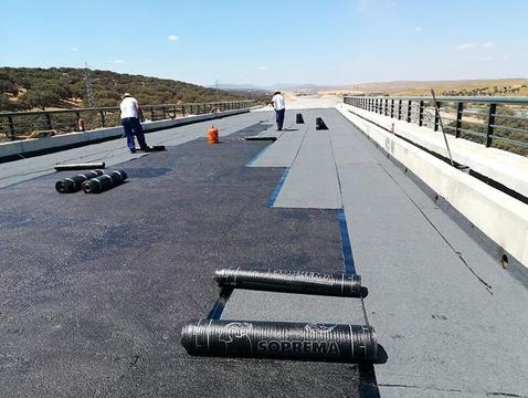 Viaduto sobre a ribeira de Terzuelo da linha Madrid – Extremadura AVE (deck de ponte)