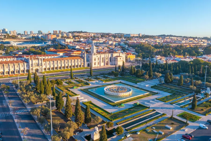 Case Study: Reabilitação do Lago da Praça do Império - Lisboa
